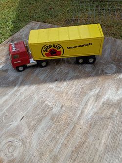 1983 Vintage Ertl Shop Rite Supermarkets Tractor Trailer Truck
