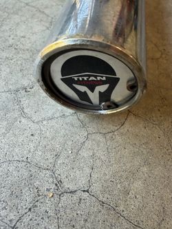 Titan Fitness 45 lb Olympic Barbell – Men’s 20 kg Bar