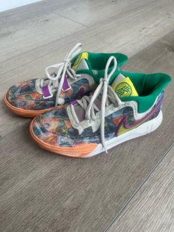 Kyrie kids basketball shoes - size 3.5y