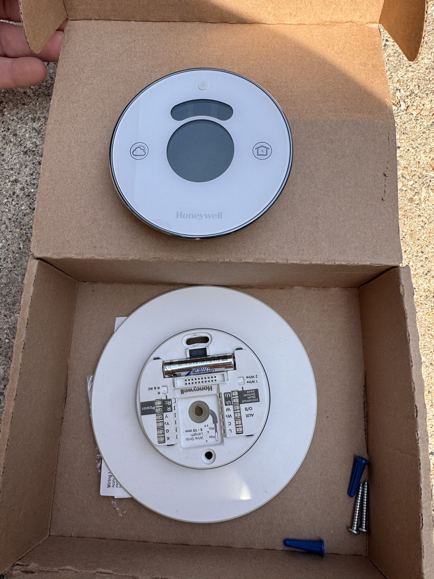 Honeywell Lyric Round Thermostat 