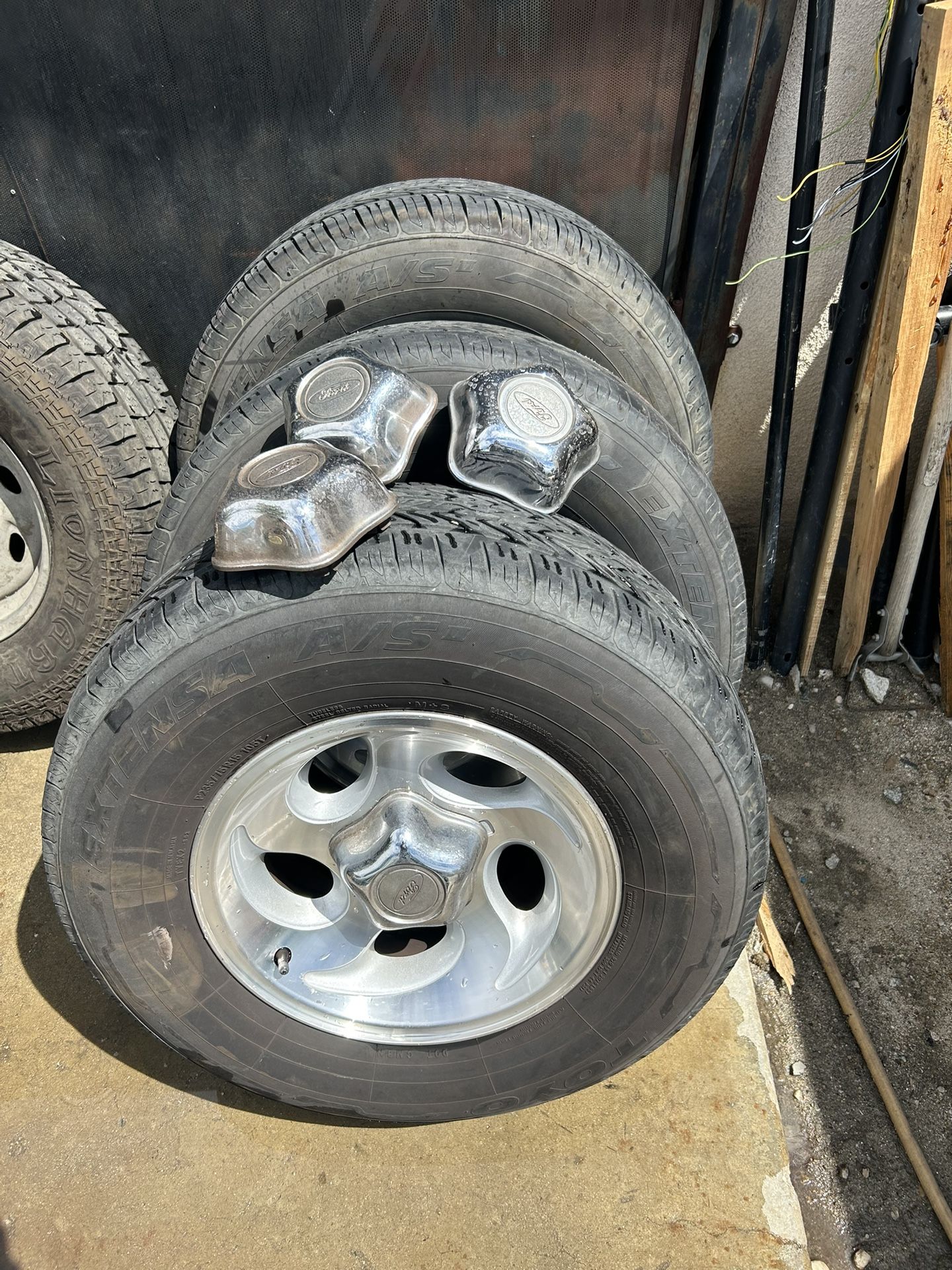 15” Tires With Rim