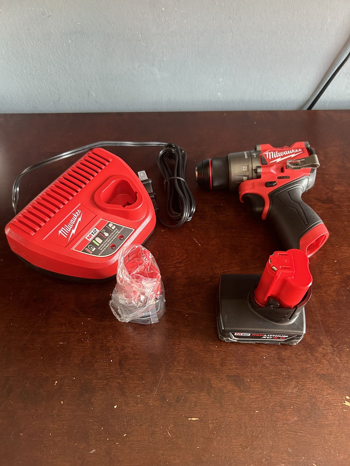 Milwaukee M12 Hammer Drill Kit