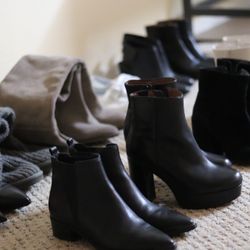 ($2200 Value) Womens Shoes 5.5 