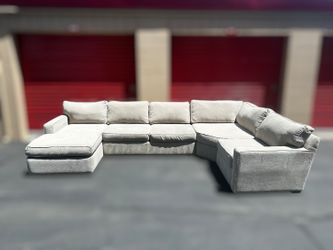 Free Delivery-Macy’s Radley cream 4pc sectional couch sofa retails 2049