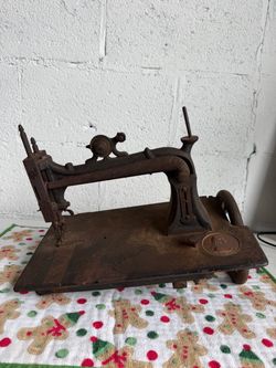 Antique Elias Howe Jr Sewing Machine 1800s Cast Iron Vintage Collectible