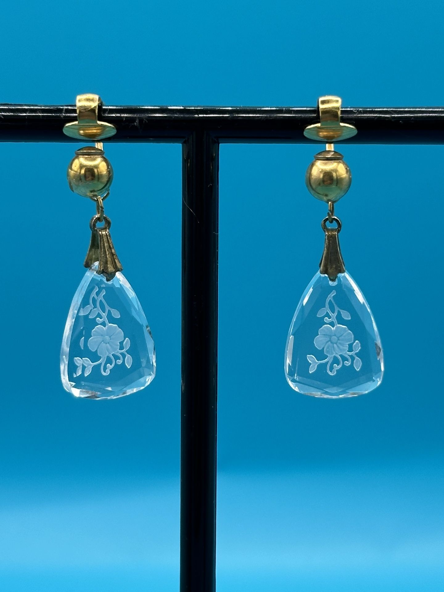 Vintage Glass Etched Clip On Earrings Glass Etched Flowers On Drop Dangle Statement Shiny