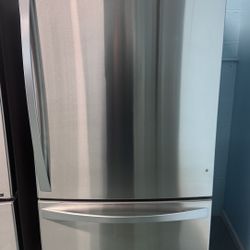 Kenmore Stainless Steel 33” Single Door Refrigerator 