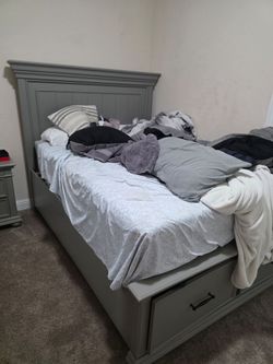 Bedroom set