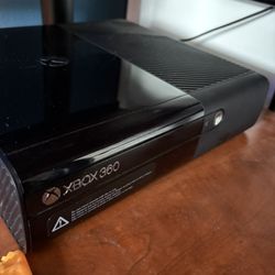 Xbox 360 E Bundle 