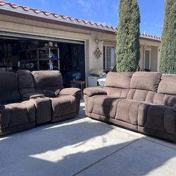 Dual Reclining Sofa & Loveseat! 