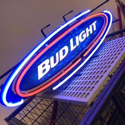 Bud Light Neon Beer Sign. Great looking neon with no issues. Perfect for the man cave or garage. 👍🏻 36"W x 12"H