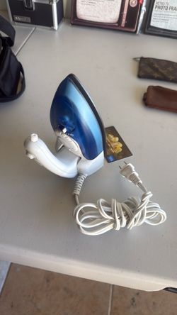 Cute travel iron