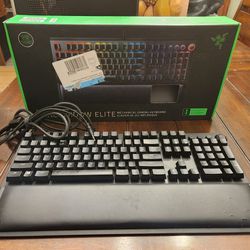 Black Widow Elite Razor gaming keyboard with orig Box 