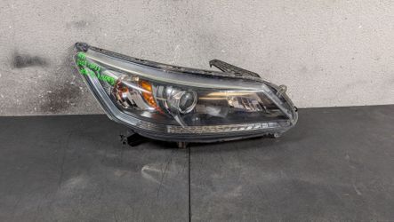 2013-2014-2015 HONDA ACCORD RIGHT HEADLIGHT OEM USED #11370