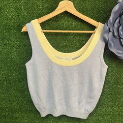 St. John Sportswear By Marie Gray Baby Blue Crop Tank Sweater Size Medium 