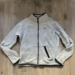 Nike Sweater Large Youth Or Woman’s? Read 
