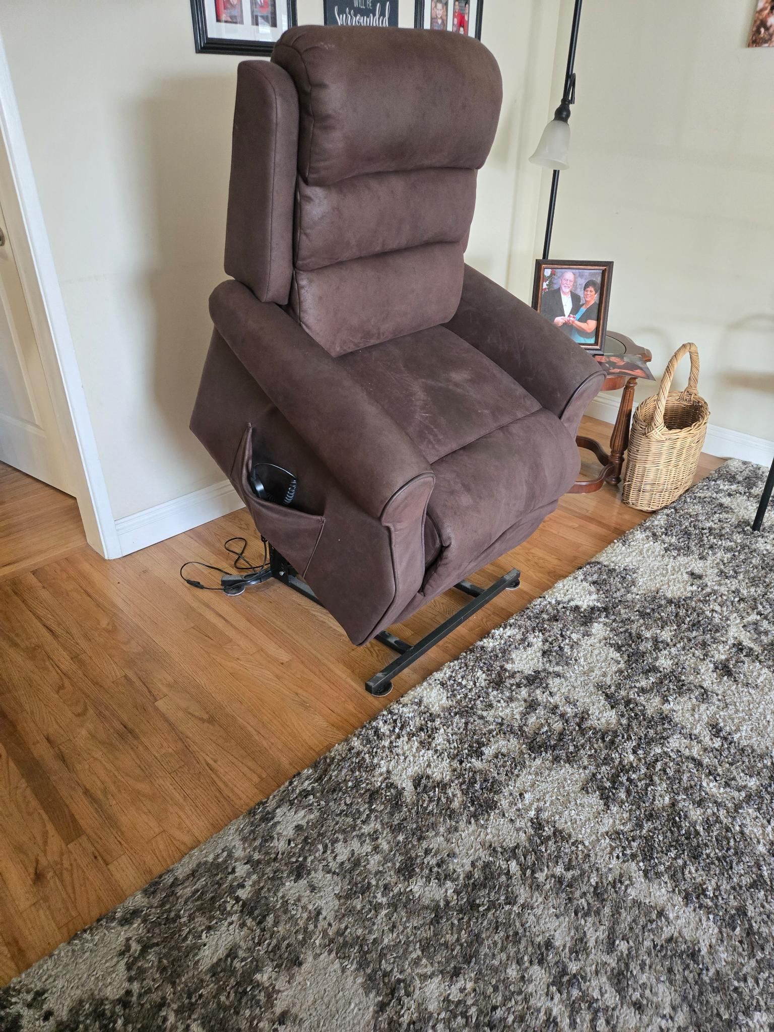 Electric Rising Love Seat