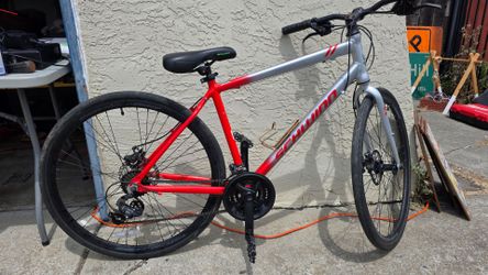 Schwinn hybrid 700cc aluminum frame