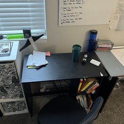2 desks