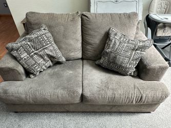FREE Loveseat w Pillows