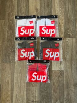 Supreme x Hanes Crew Socks 2-Pack