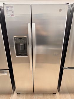 New GE 21.9 Cu. Ft. Counter-Depth Side-By-Side Refrigerator  Model #:GZS22DSJSS 