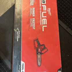 Milwaukee  M18 8” Hatchet Pruning Saw