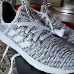 Tenis Adidas nuevos, Numero 5  precio   Especial  25 dolares