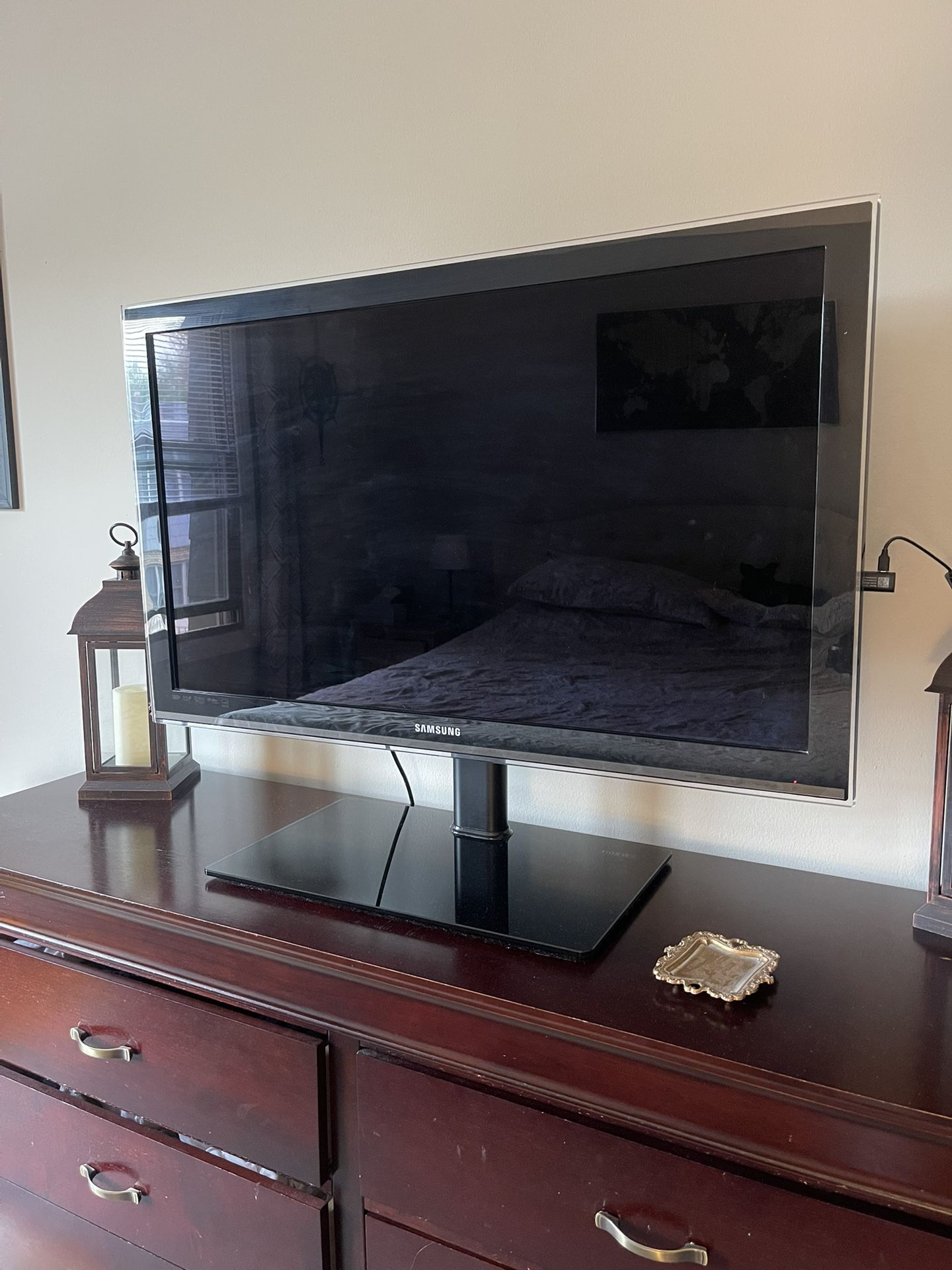40 Inch Samsung TV