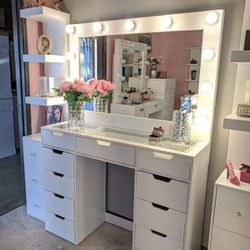 Beautiful Vanity New Excellent Quality 