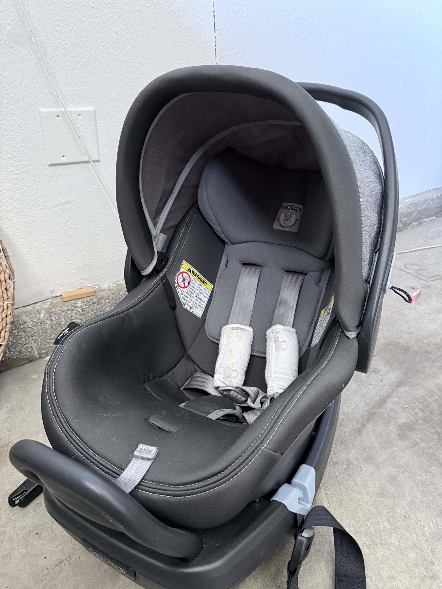 Car seat With 2 Base