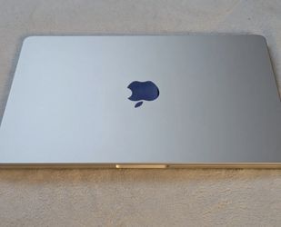 MacBook Air M2 16GB RAM 512GB