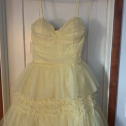 Windsor Banana Yellow Ruffle Prom Dress
