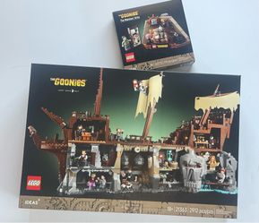 Lego THE GOONIES AND THE WALSHES ATTIC
