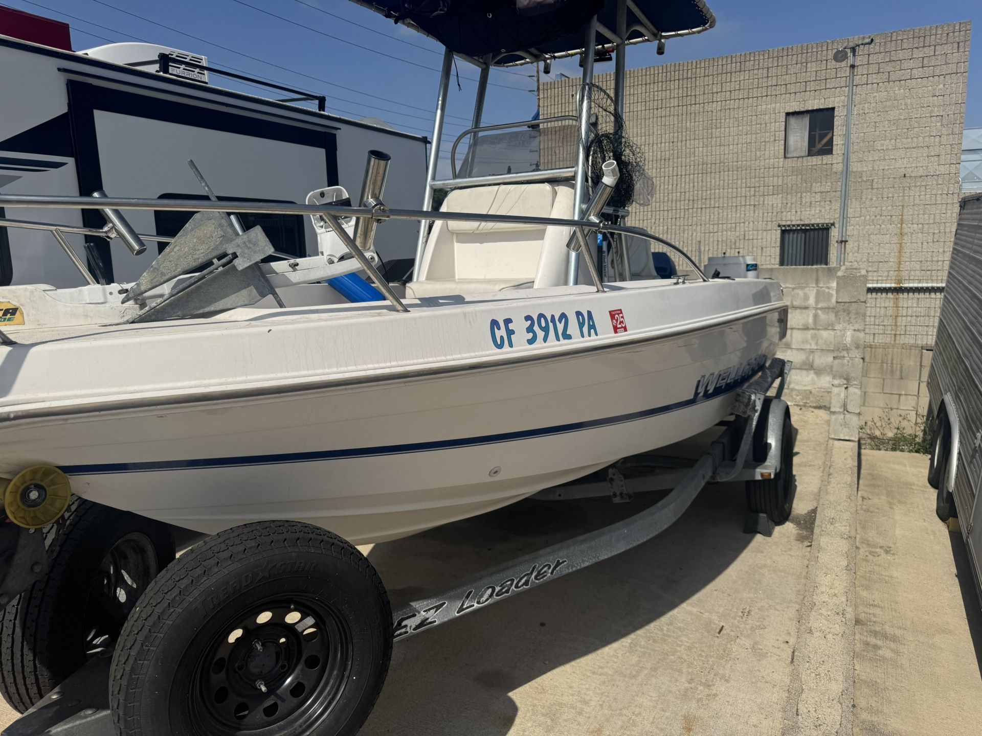 1996 19’ Wellcraft Center Console With Johnson 112hp SPL Outboard