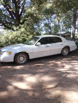 1999 Lincoln Town Car