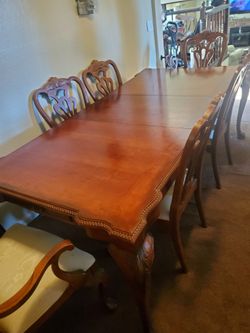 Dinning room table