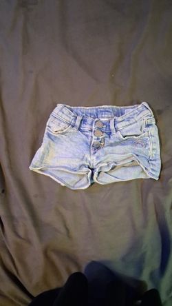 Baby girls jean shorts size 3t