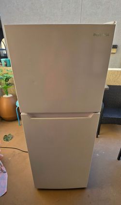 Insignia Refrigerator