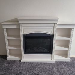 Electric Fireplace In Bookcase 