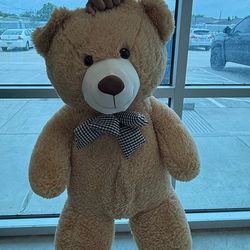 Oso de peluche de cuatro pies de alto (4’Tall)