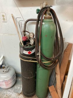 Welding tanks