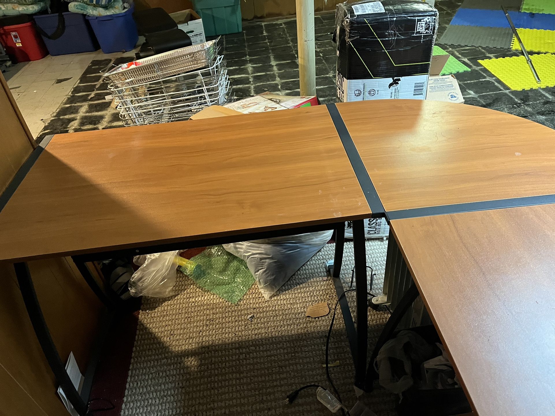 Corner Desk/Manicure Table