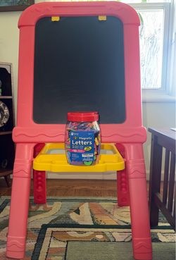 Crayola Creative Fun Double Easel. Magnetic Dry-Erase Board, Chalkboard