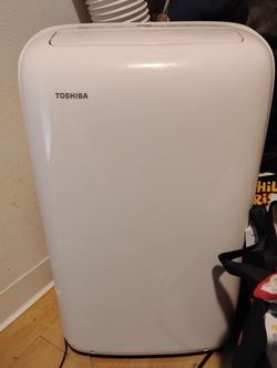 Toshiba 8,000 BTU Portable Air Conditioner Works Good 