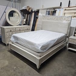 Queen Bedroom Set 