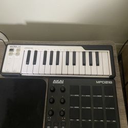 Akai MPD218 And Microlab Smart Keyboard