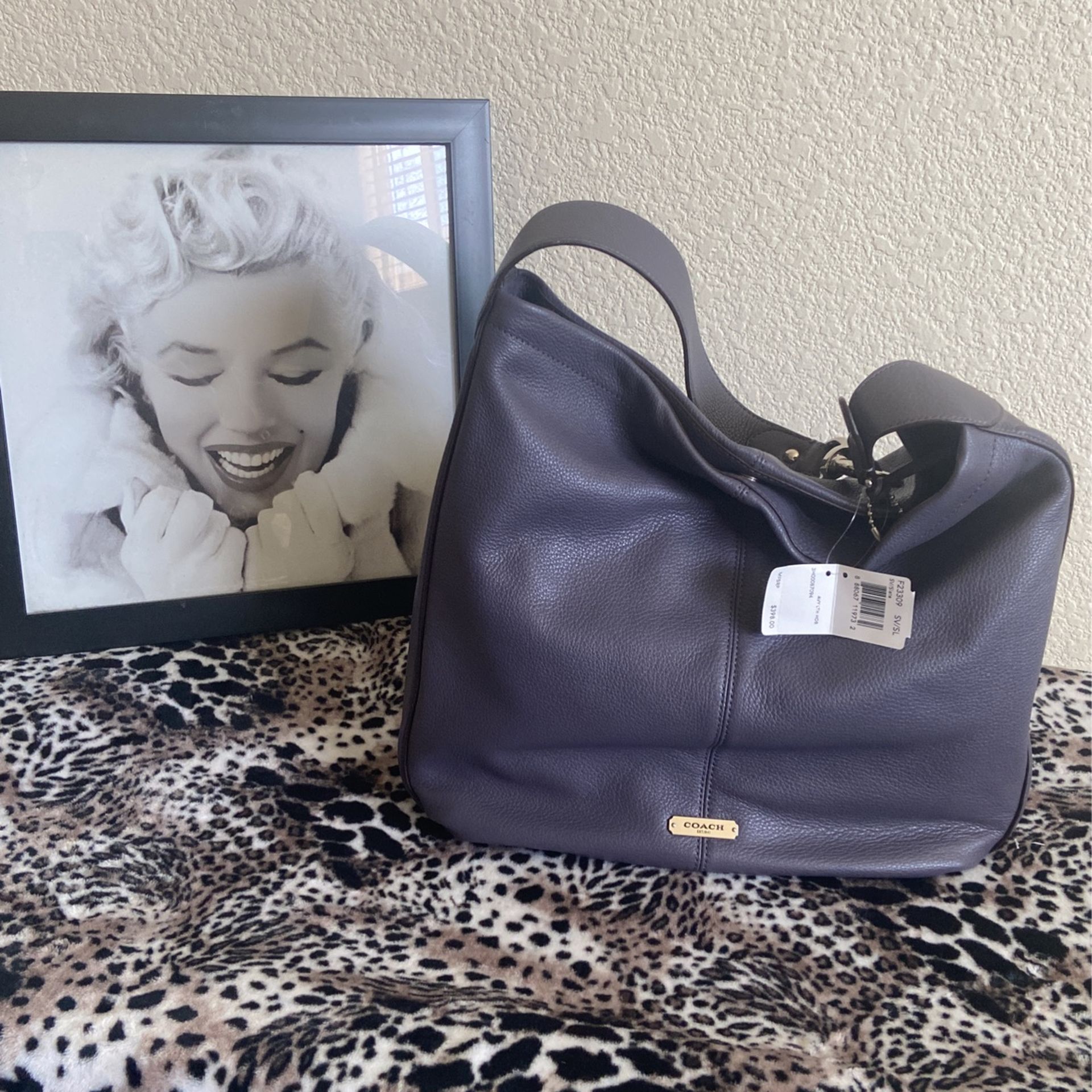 AUTHENTIC COACH PURSE 