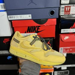 Nike Air Max 1 Travis Scott Cactus Jack Saturn Gold size 11 VNDS