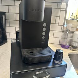 Keurig Coffee Maker And K-cup Storage Drawer